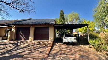 4 Bedroom house to rent in Kinross, Secunda