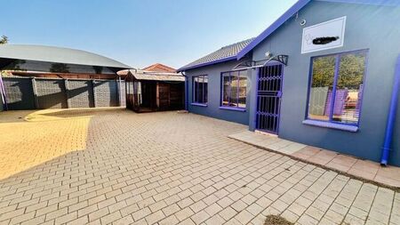 3 Bedroom house to rent in The Orchards, Akasia