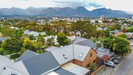 4 Bedroom house to rent in Lemoenkloof, Paarl