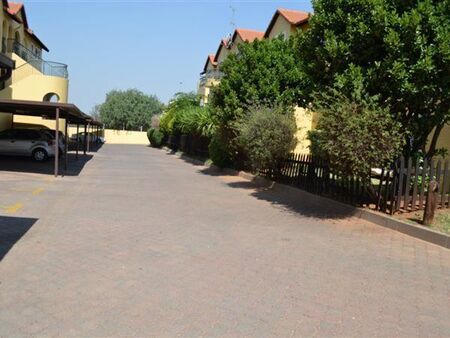 3 Bedroom Apartment in Sundowner