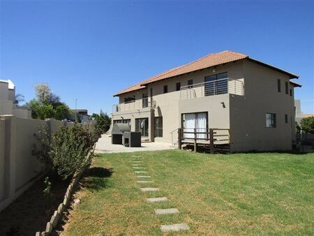 5 Bedroom House in Cedar Creek
