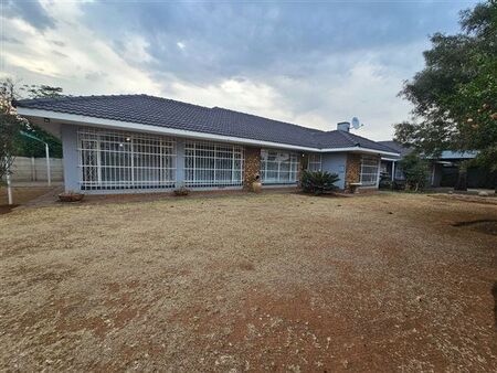 3 Bedroom House in Risiville