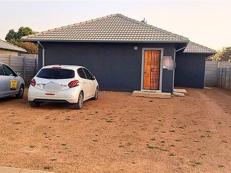 3 Bedroom House in Cloverdene