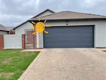 3 Bedroom House in Amberfield