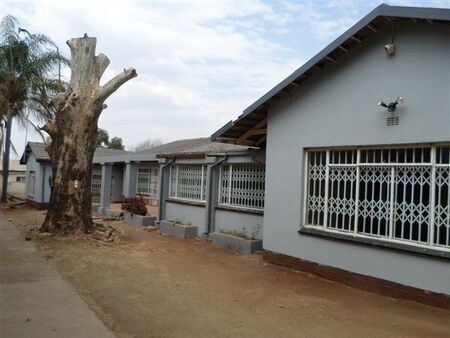 2 Bedroom House in Knopjeslaagte