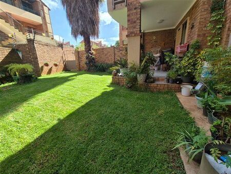 2 Bedroom Apartment in Die Hoewes