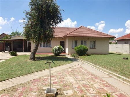 3 Bedroom House in Dagbreek