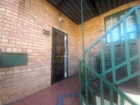 3 Bedroom Apartment in Die Hoewes