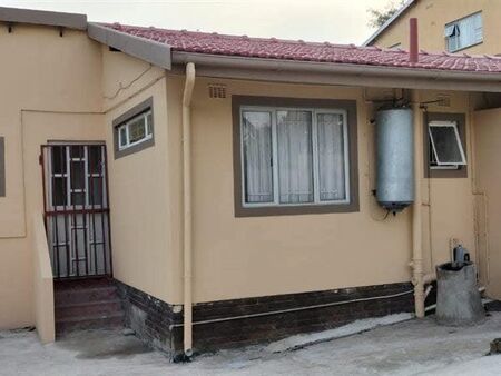 2 Bedroom House in Kharwastan