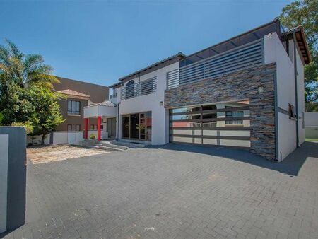 4 Bedroom House in Honeydew Manor