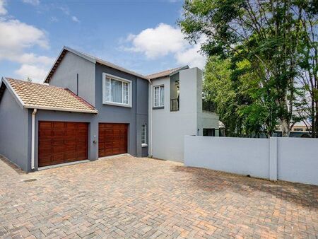 3 Bedroom Townhouse in Eagle Canyon Golf Estate