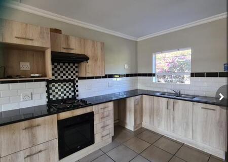 2 Bedroom Apartment in Roodekrans