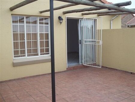 2 Bedroom Apartment in Willow Park Manor