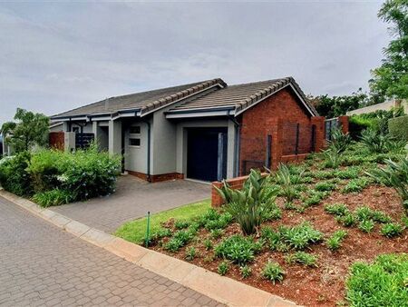 2 Bedroom House in Waterkloof Ridge