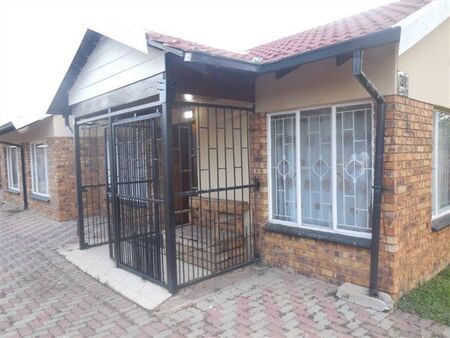 3 Bedroom House in East Lynne