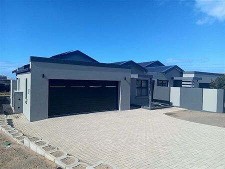 3 Bedroom House in Dana Bay