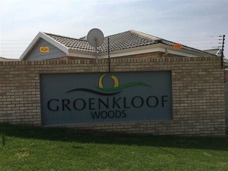 2 Bedroom Townhouse in Groenkloof Retirement Village