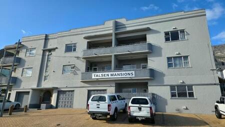 3 Bedroom Apartment in Vredehoek