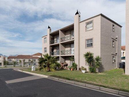 2 Bedroom Apartment in Vredekloof East