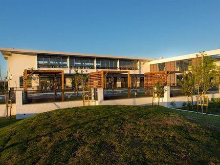 2 Bedroom Apartment in Somerset West Central