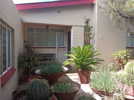 3 Bedroom House in Rhodesdene