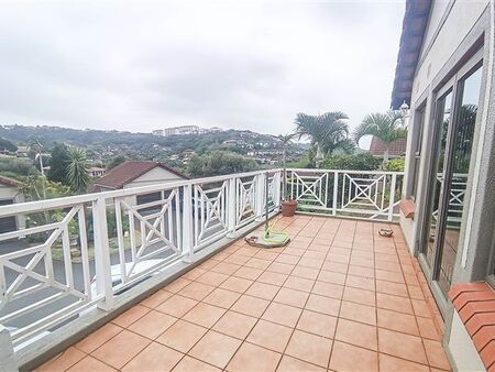 4 Bedroom Simplex in La Lucia