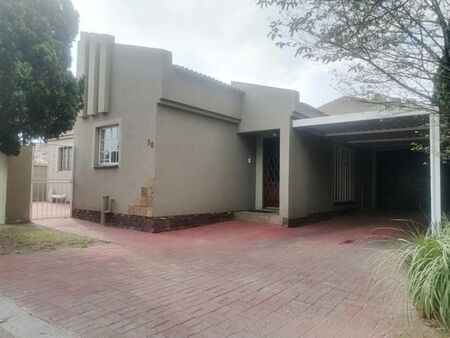 3 Bedroom townhouse - sectional to rent in Secunda