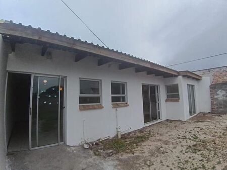 2 Bedroom cottage to rent in Hazendal, Cape Town