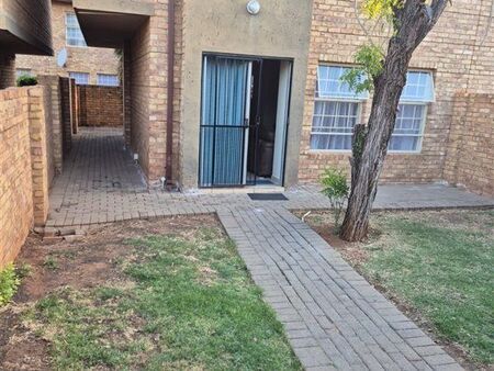 3 Bedroom Townhouse in Montana Park