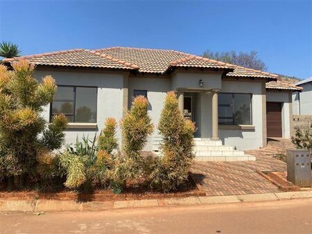 3 Bedroom House in Amandasig