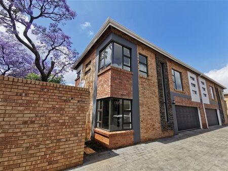 3 Bedroom Apartment in Emmarentia
