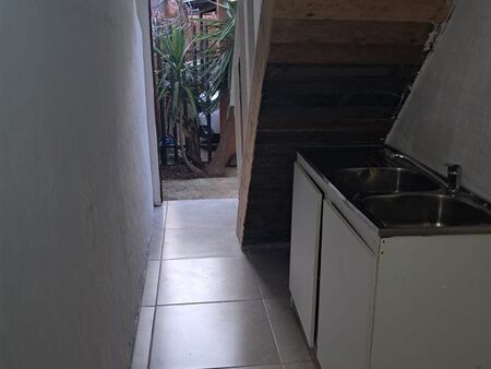 Bachelor apartment in Auckland Park
