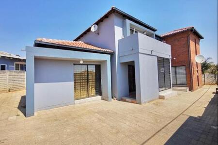 1 Bedroom Apartment in Cosmo City