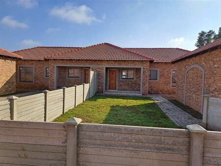 3 Bedroom Townhouse in Riversdale