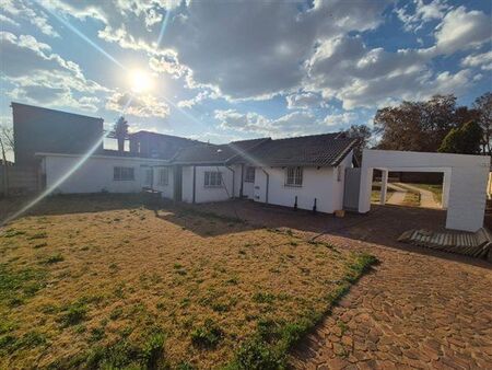 3 Bedroom House in Sunward Park