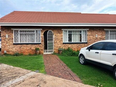 2 Bedroom Townhouse in Klopperpark