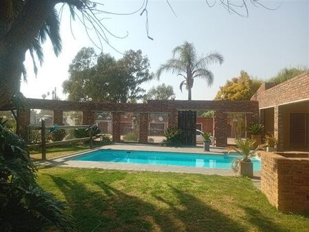 4 Bedroom House in Benoni AH