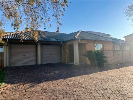 3 Bedroom Townhouse in Kosmosdal
