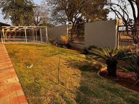 2 Bedroom Townhouse in Erasmia