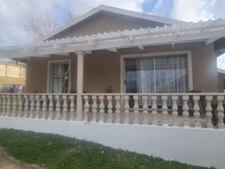 3 Bedroom House in Malvern