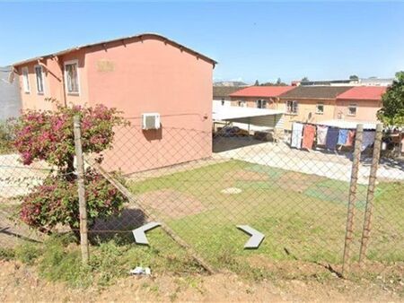 3 Bedroom House in Eastbury