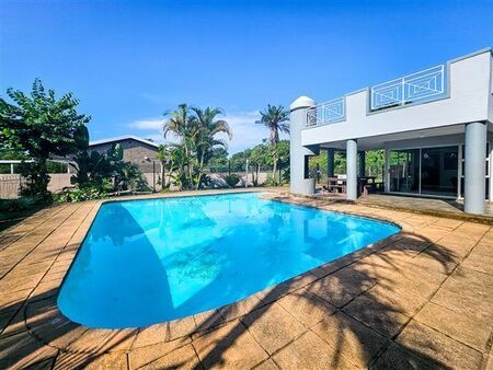3 Bedroom Apartment in Amanzimtoti