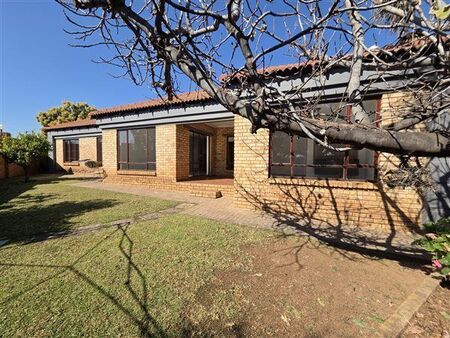 3 Bedroom Cluster in Pinehaven