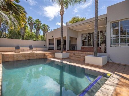 3 Bedroom House in Waterkloof Ridge