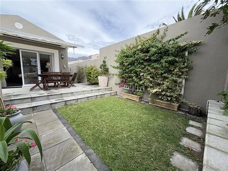 2 Bedroom House in Kirstenhof
