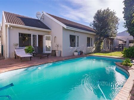 3 Bedroom House in Tokai
