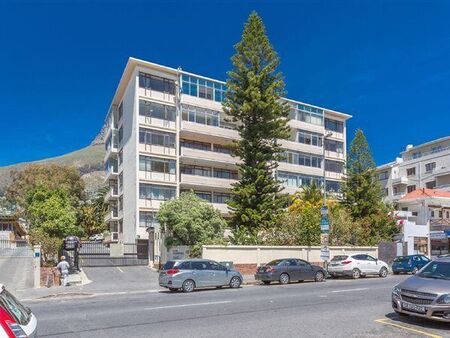 2 Bedroom Apartment in Sea Point