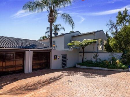 4 Bedroom House in River Club