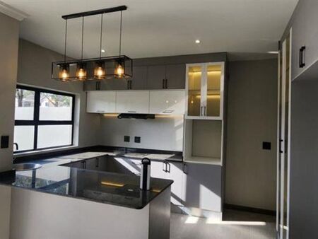 3 Bedroom Cluster in Bryanston