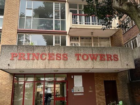 1 Bedroom Apartment in Parktown